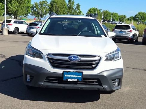 Used 2022 Subaru Outback Premium AWD/4WD image 3