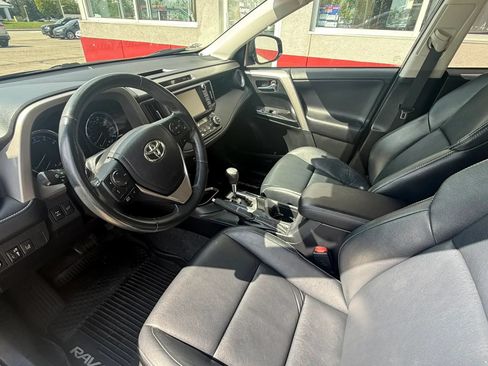Used 2017 Toyota RAV4 Limited AWD/4WD image 9