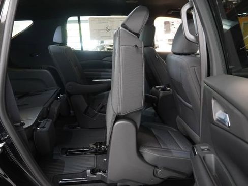 New 2026 Chevrolet Traverse LT w/ Midnight/Sport Edition AWD/4WD image 33