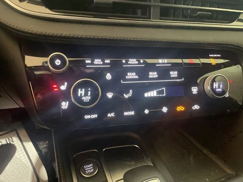 Used 2025 INFINITI QX60 Luxe w/ Black Edition image 12