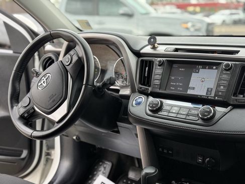 Used 2016 Toyota RAV4 XLE image 7