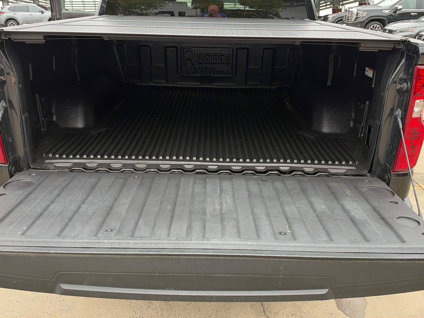 Used 2021 Chevrolet Silverado 1500 LT AWD/4WD image 14