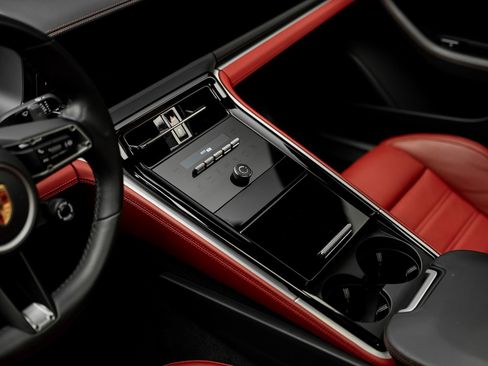 Used 2024 Porsche Panamera RWD image 56
