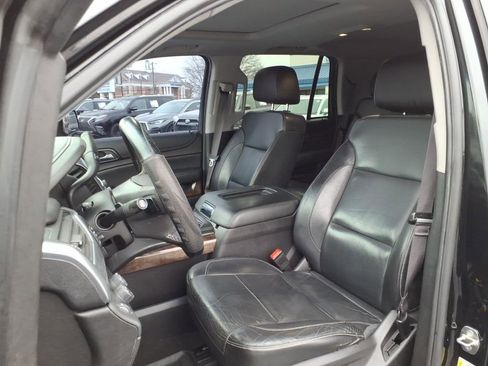 Used 2017 Chevrolet Tahoe LT image 4