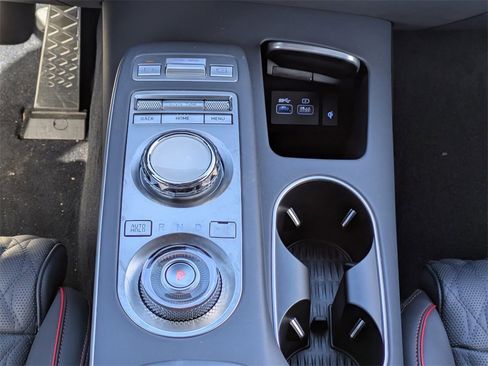 Used 2025 Genesis GV70 3.5T Sport w/ Sport Prestige Package image 19