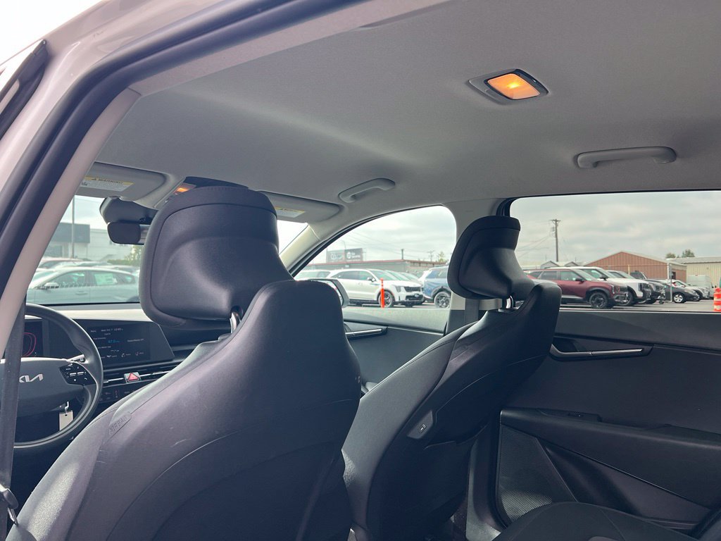 Certified 2025 Kia Niro LX FWD image 13