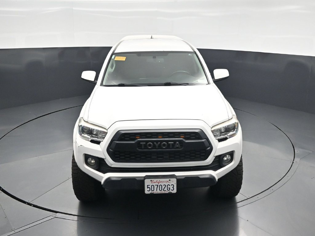 Used 2017 Toyota Tacoma SR5 w/ Tow Package AWD/4WD image 33