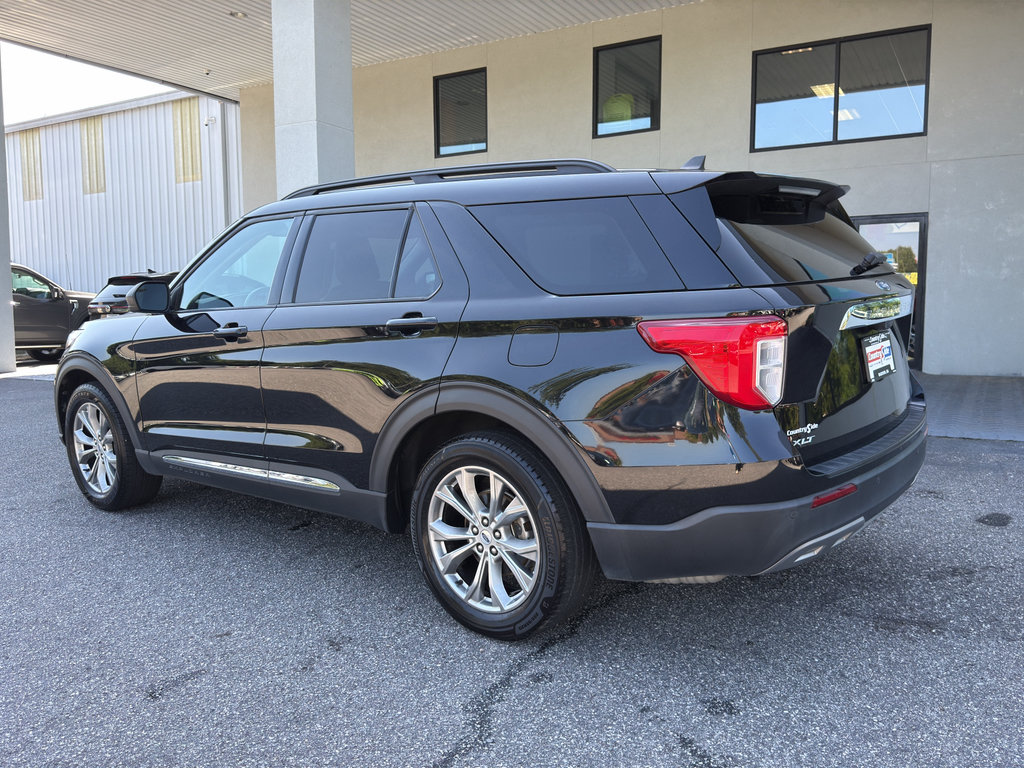 Used 2023 Ford Explorer XLT w/ Equipment Group 202A RWD image 7