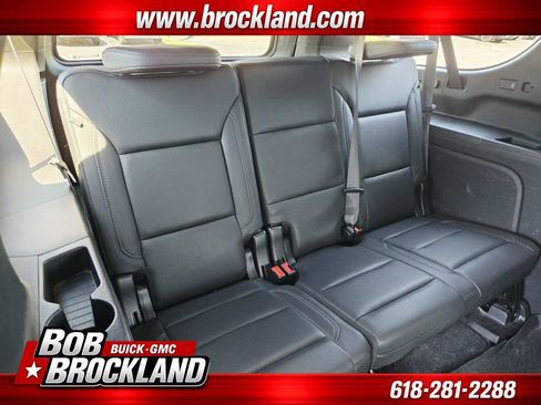 Used 2021 Chevrolet Suburban Z71 w/ Z71 Off-Road Package AWD/4WD image 17