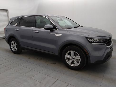 Used 2023 Kia Sorento LX image 11