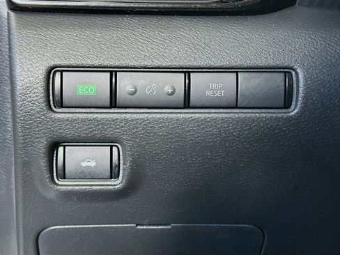 Used 2023 Nissan Sentra SV image 17