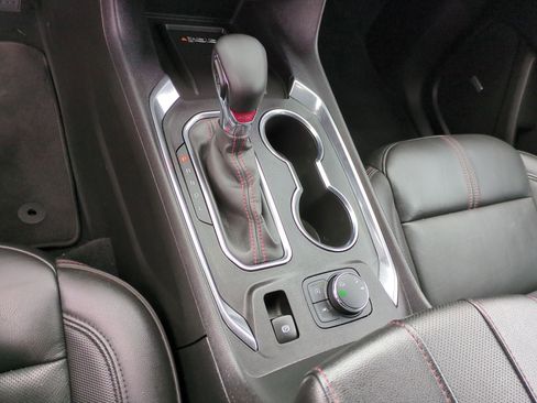 Used 2023 Chevrolet Traverse RS image 16