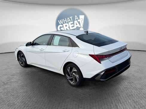 Used 2024 Hyundai Elantra Limited image 6