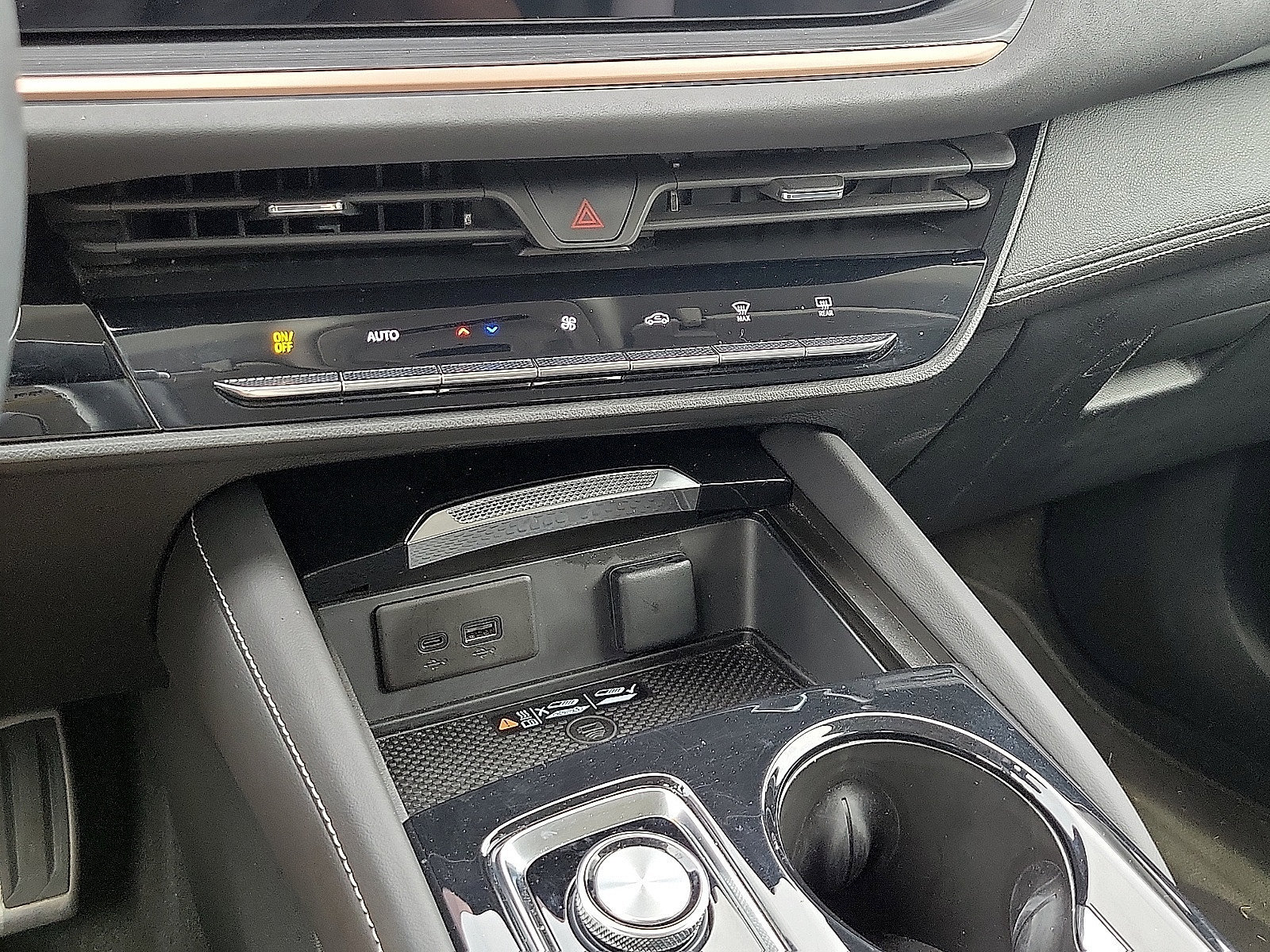 Used 2025 Buick Envision Sport Touring AWD/4WD image 17