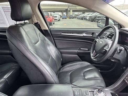Used 2017 Ford Fusion Titanium image 17