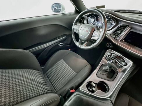 Used 2022 Dodge Challenger GT RWD image 9