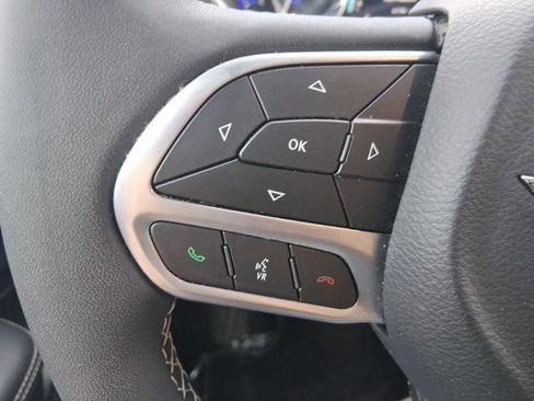 Used 2025 Chrysler Voyager LX image 20