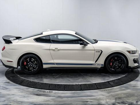 Used 2020 Ford Mustang Shelby GT350R w/ GT350R Equipment Group 920A RWD image 26