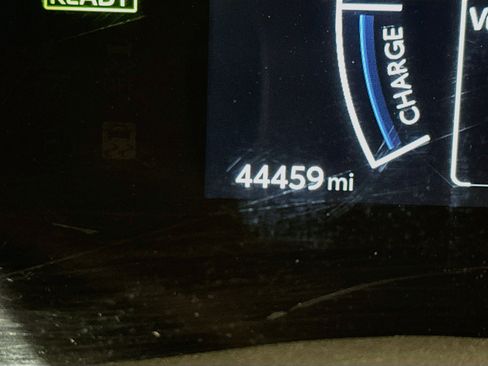 Used 2025 Toyota Camry SE FWD image 19