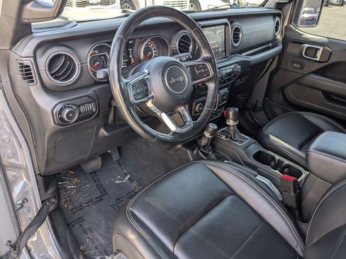 Used 2020 Jeep Wrangler Unlimited Sahara AWD/4WD image 16