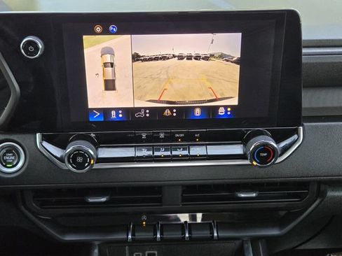 Used 2023 Chevrolet Colorado Trail Boss w/ Technology Package AWD/4WD image 18