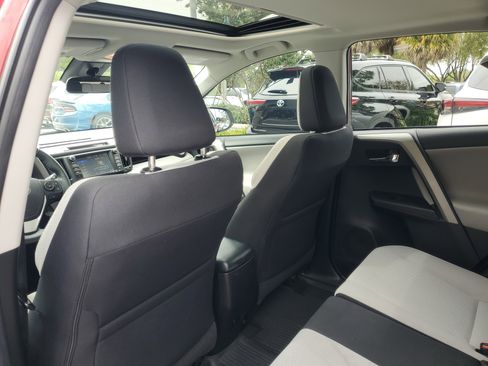 Used 2018 Toyota RAV4 XLE image 12