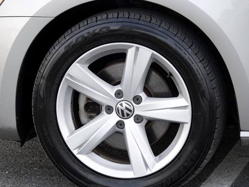 Used 2012 Volkswagen Passat TDI SE FWD image 41