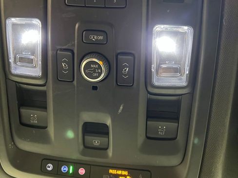 Used 2023 GMC Yukon AT4 image 22