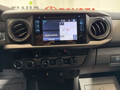 Used 2017 Toyota Tacoma TRD Off-Road w/ Tow Package (A/T) AWD/4WD image 30