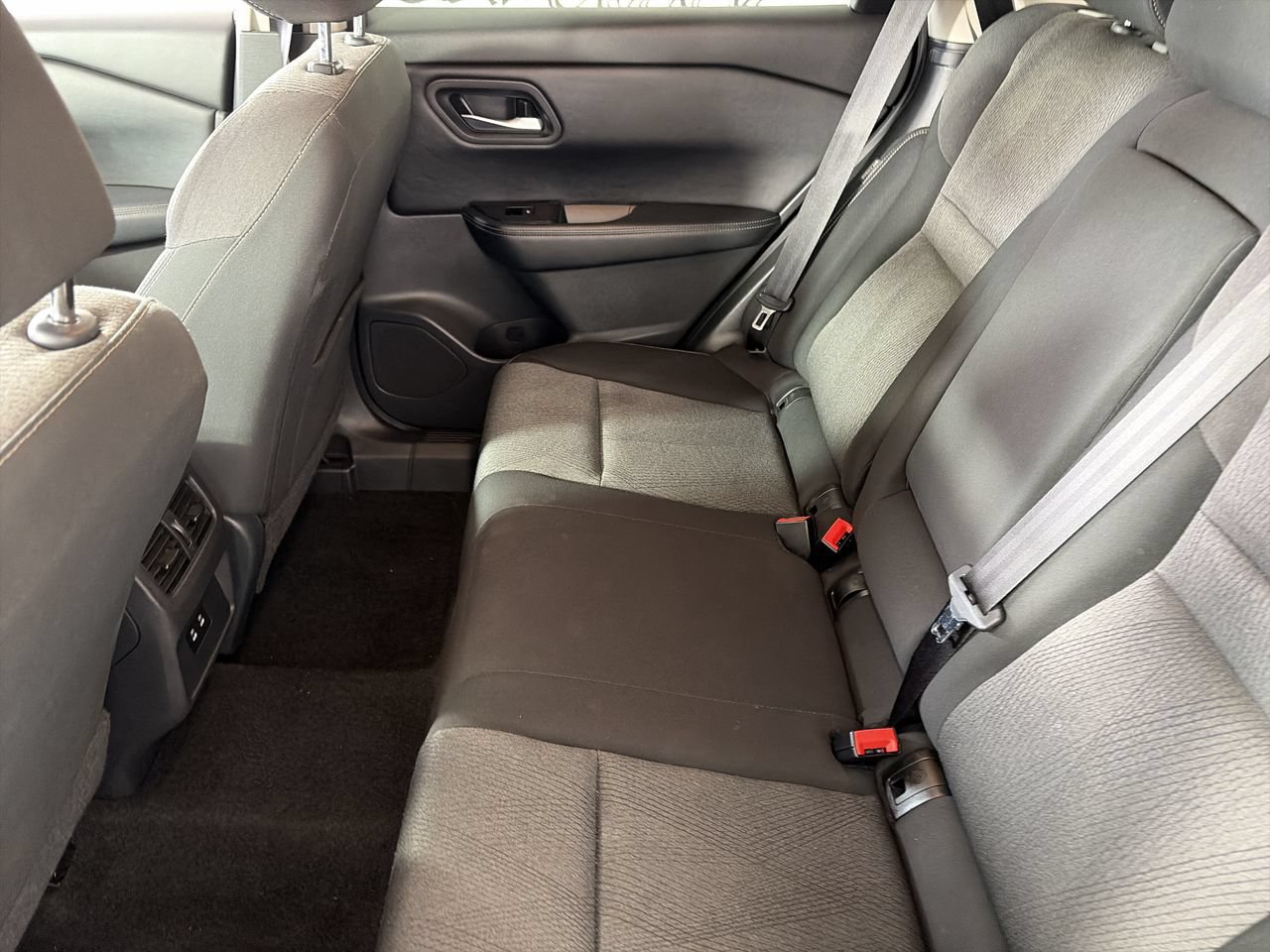 Used 2025 Nissan Rogue SV FWD image 22