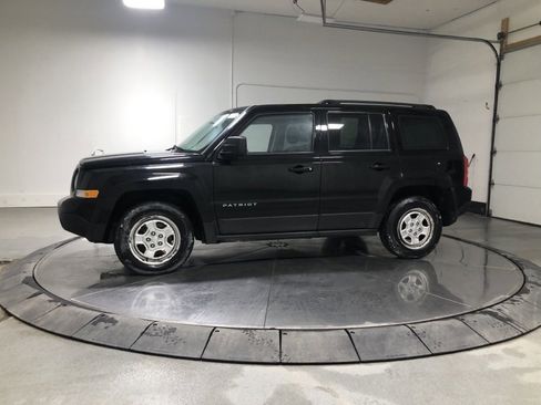 Used 2015 Jeep Patriot Sport w/ Power Value Group image 4