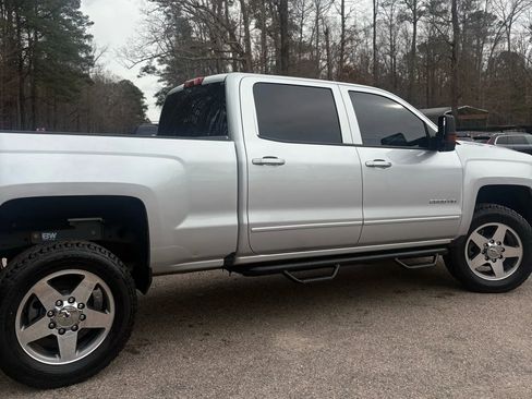 Used 2019 Chevrolet Silverado 2500 LT w/ LT Convenience Package image 51