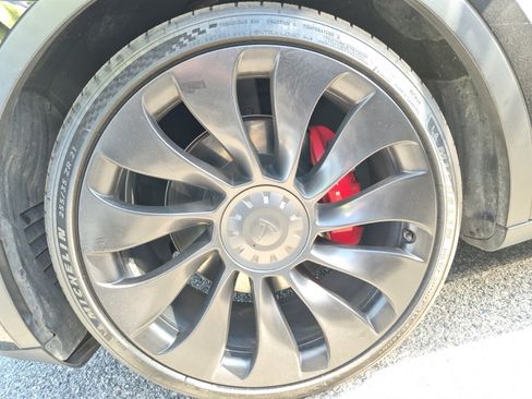 Used 2022 Tesla Model Y Performance AWD/4WD image 5