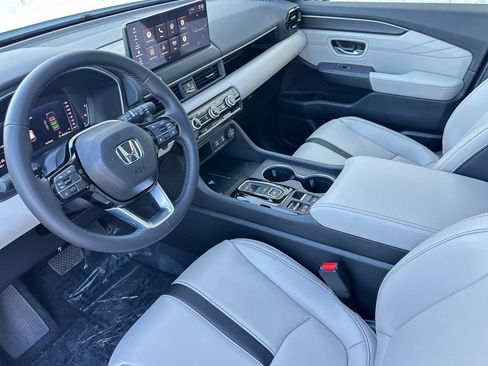 New 2026 Honda Pilot Touring image 9