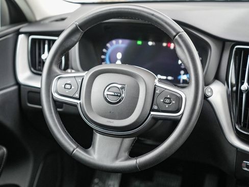 Used 2023 Volvo XC60 B5 Core image 14