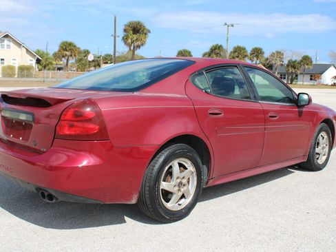 Used 2004 Pontiac Grand Prix GT w/ Drivers Package image 10