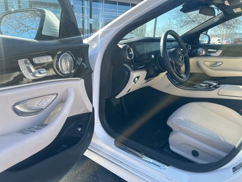 Used 2018 Mercedes-Benz E 300 4MATIC image 9