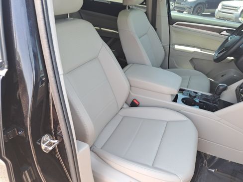 Certified 2023 Volkswagen Atlas SE w/ Panoramic Sunroof Package AWD/4WD image 10