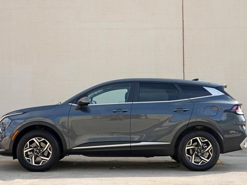Used 2024 Kia Sportage LX AWD/4WD image 8
