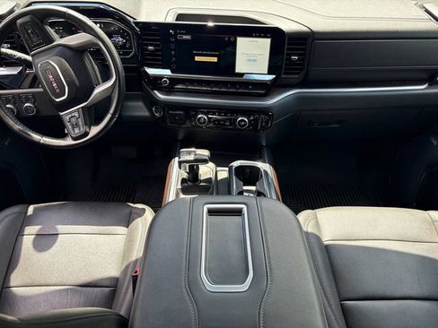 Used 2022 GMC Sierra 1500 SLT w/ SLT Premium Plus Package AWD/4WD image 18
