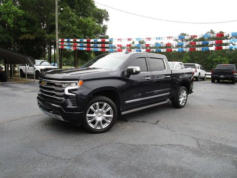 Used 2023 Chevrolet Silverado 1500 High Country w/ Technology Package AWD/4WD image 39