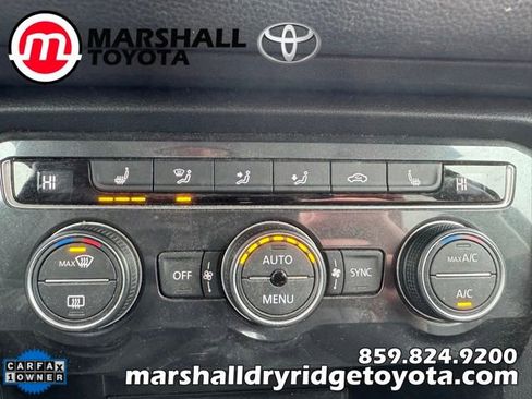 Used 2020 Volkswagen Tiguan SE w/ Panoramic Sunroof Package image 18