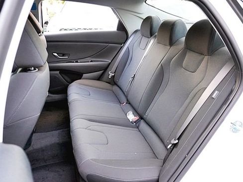 New 2026 Hyundai Elantra SE image 18