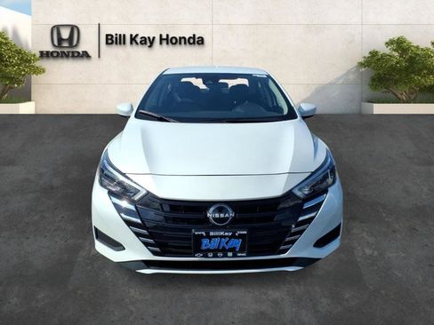 Used 2025 Nissan Versa SV image 9