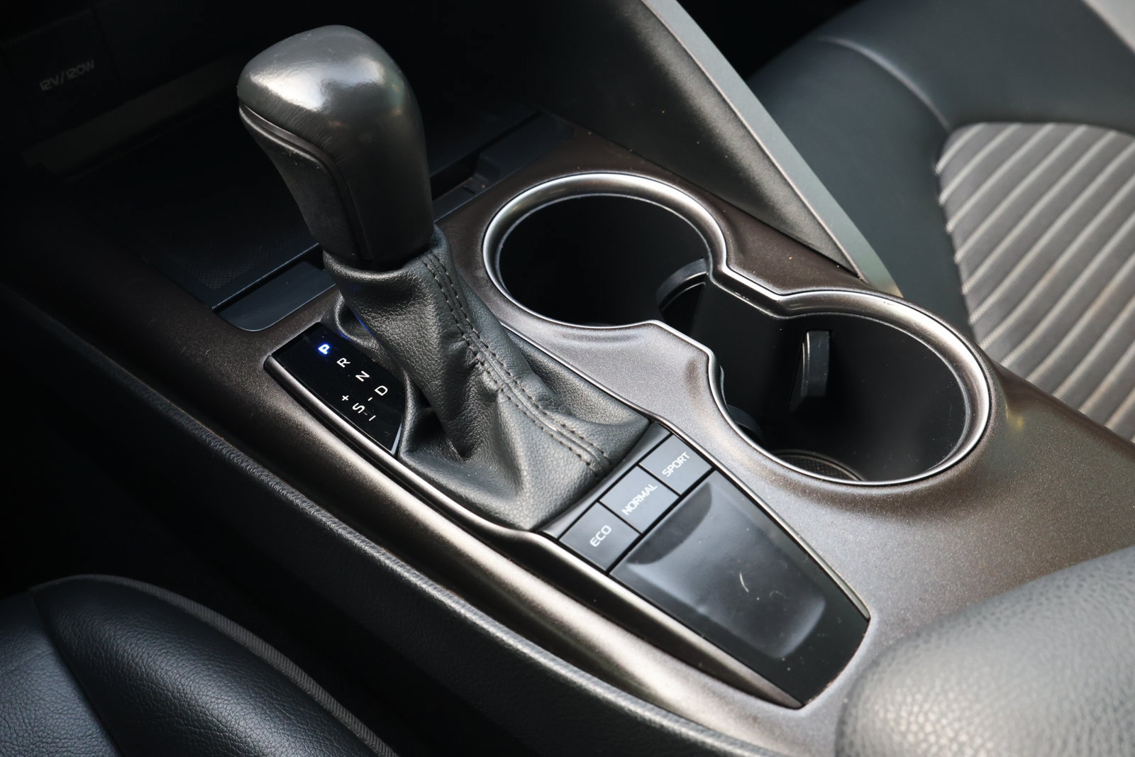 Used 2024 Toyota Camry SE FWD image 20