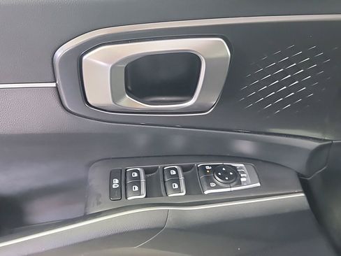 Certified 2025 Kia Sorento LX FWD image 34