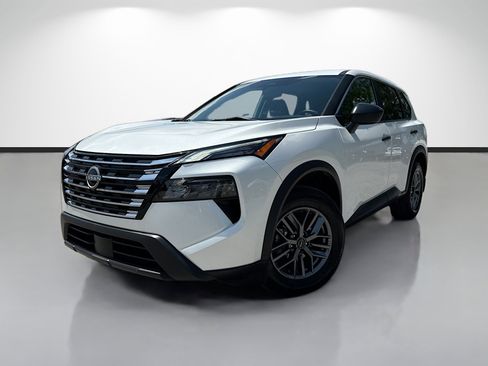 Used 2024 Nissan Rogue S FWD image 1