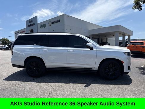 Used 2022 Cadillac Escalade Sport Platinum RWD image 7