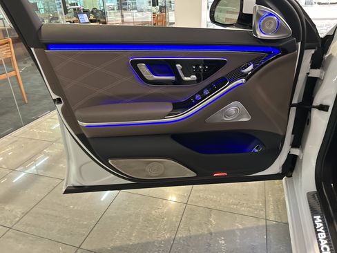 Certified 2024 Mercedes-Benz Maybach S 580 4MATIC image 17