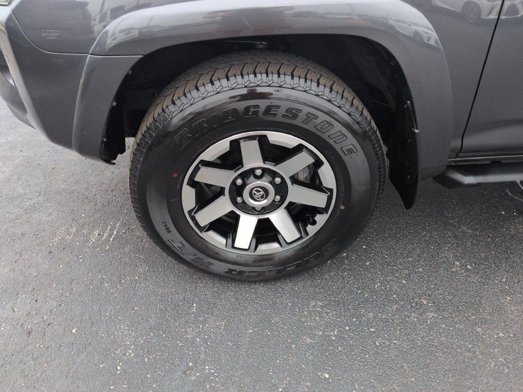 Used 2023 Toyota 4Runner TRD Off-Road Premium w/ Off Road Premium Plus Package AWD/4WD image 27